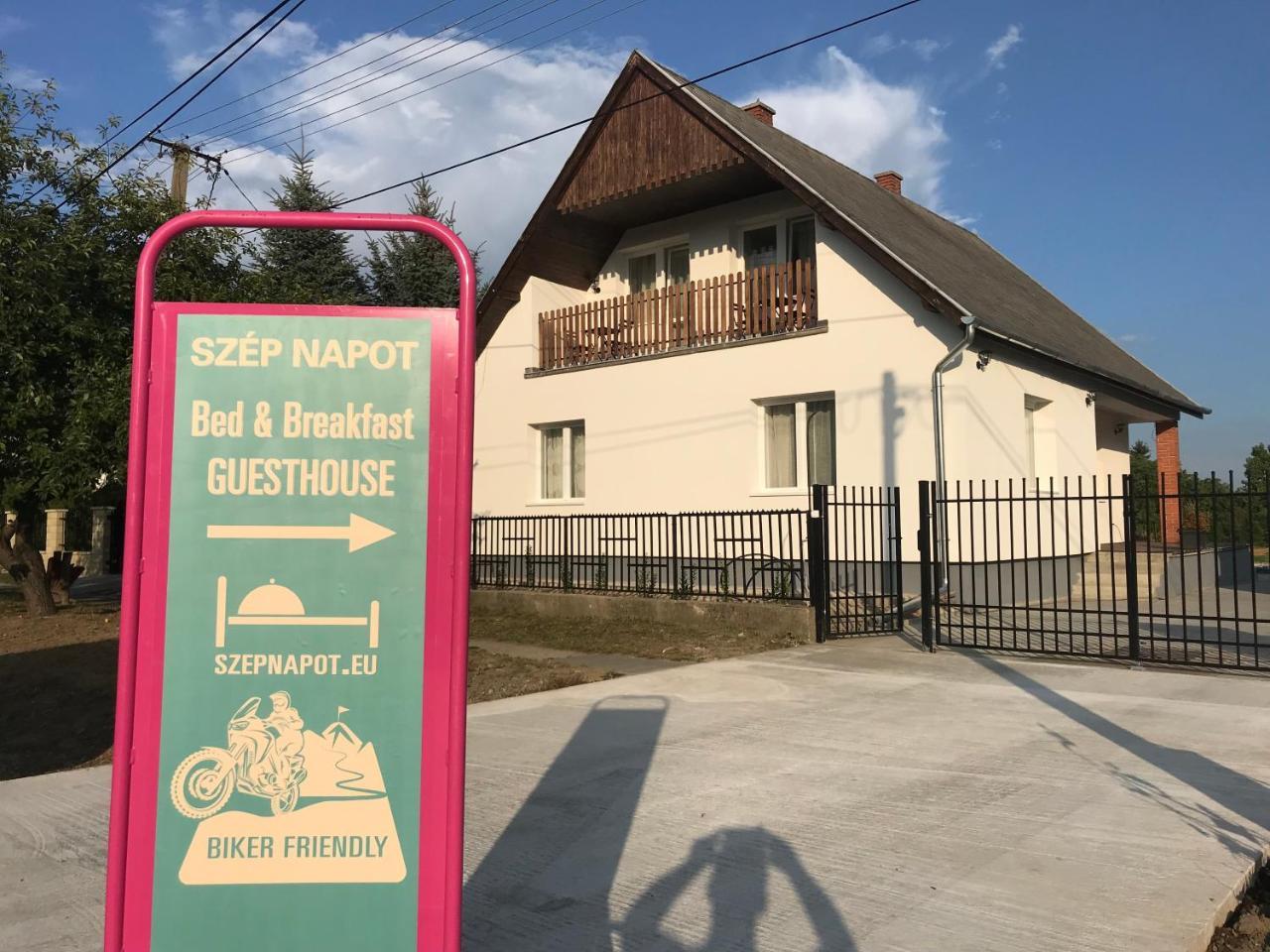 Hotel Szep Napot Vendeghaz Tordas Exterior foto
